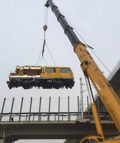 在找水富隨車吊出租公司需要注意哪些問題？-- 水富正友吊裝租賃門市