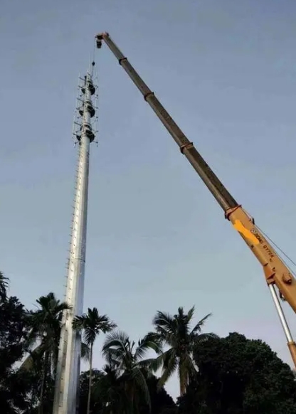 吊車在建筑施工中究竟能發揮多大作用？-- 獨山昆鑫吊裝有限公司