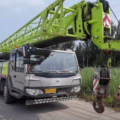 在簽訂吊車出租合同之前，能詳細了解