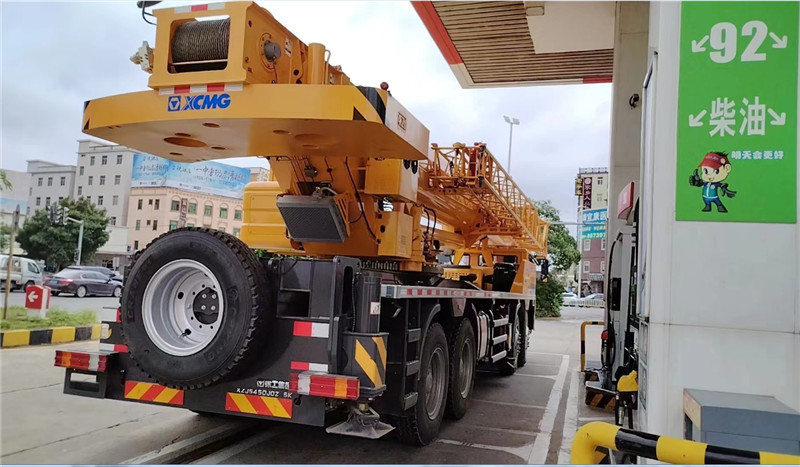 福清吊車出租價格分析與起重機廠成功的必要條件-- 福清市龍?zhí)锶诎l(fā)機械設(shè)備租賃公司