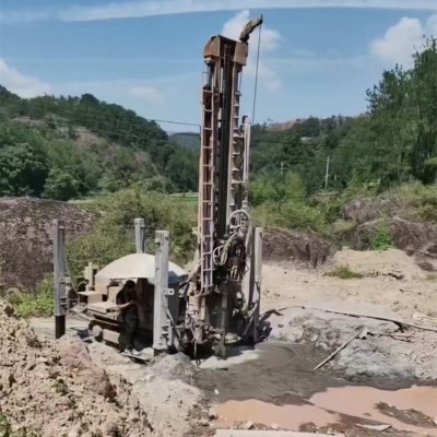 剖面層序和現場地形的條件對臺州打井