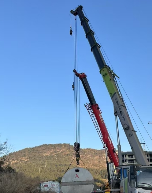 葫蘆島市工廠設備更新，可靠吊車出租解難題！-- 葫蘆島巨力吊裝設備搬運服務中心