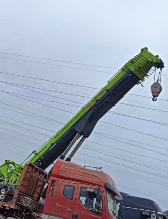 荊門市周邊吊車出租，安全作業保障你了解多少？-- 荊門宏巨吊裝吊車出租服務中心