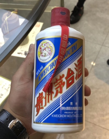 華陽老酒回收時(shí)，老酒的年份是如何鑒定的？-- 華陽品尚煙酒回收店