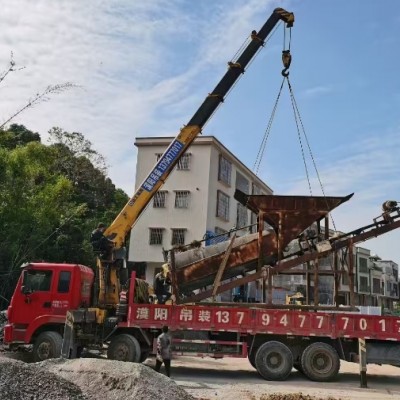 吊車出租按小時計費，夜間價格有區別